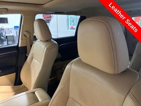 Used 2015 Toyota Highlander Limited AWD/4WD image 5
