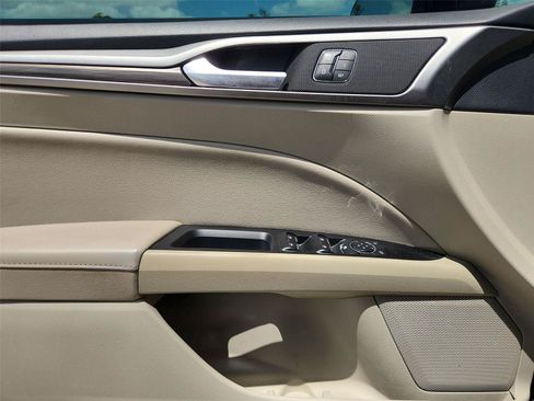Used 2019 Ford Fusion SEL FWD image 21