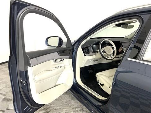 New 2026 Volvo XC90 B6 Ultra w/ Protection Package image 27