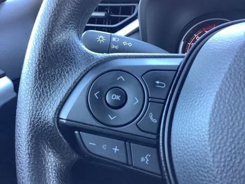 Used 2025 Toyota RAV4 XLE AWD/4WD image 25