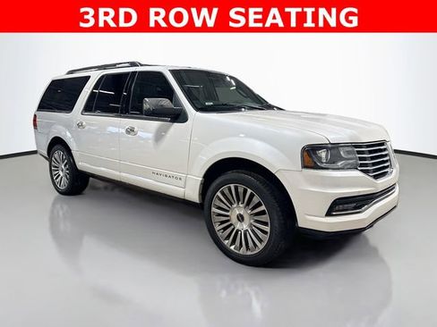 Used 2017 Lincoln Navigator L Reserve image 5