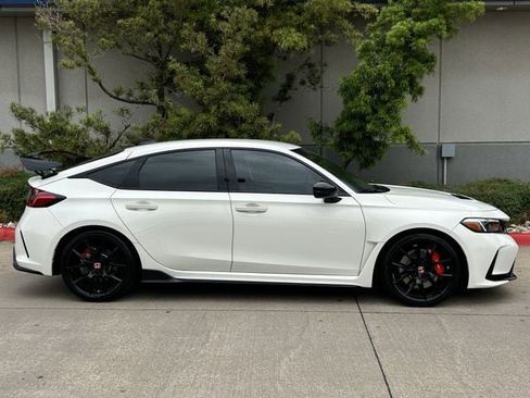 Certified 2024 Honda Civic Type R image 4