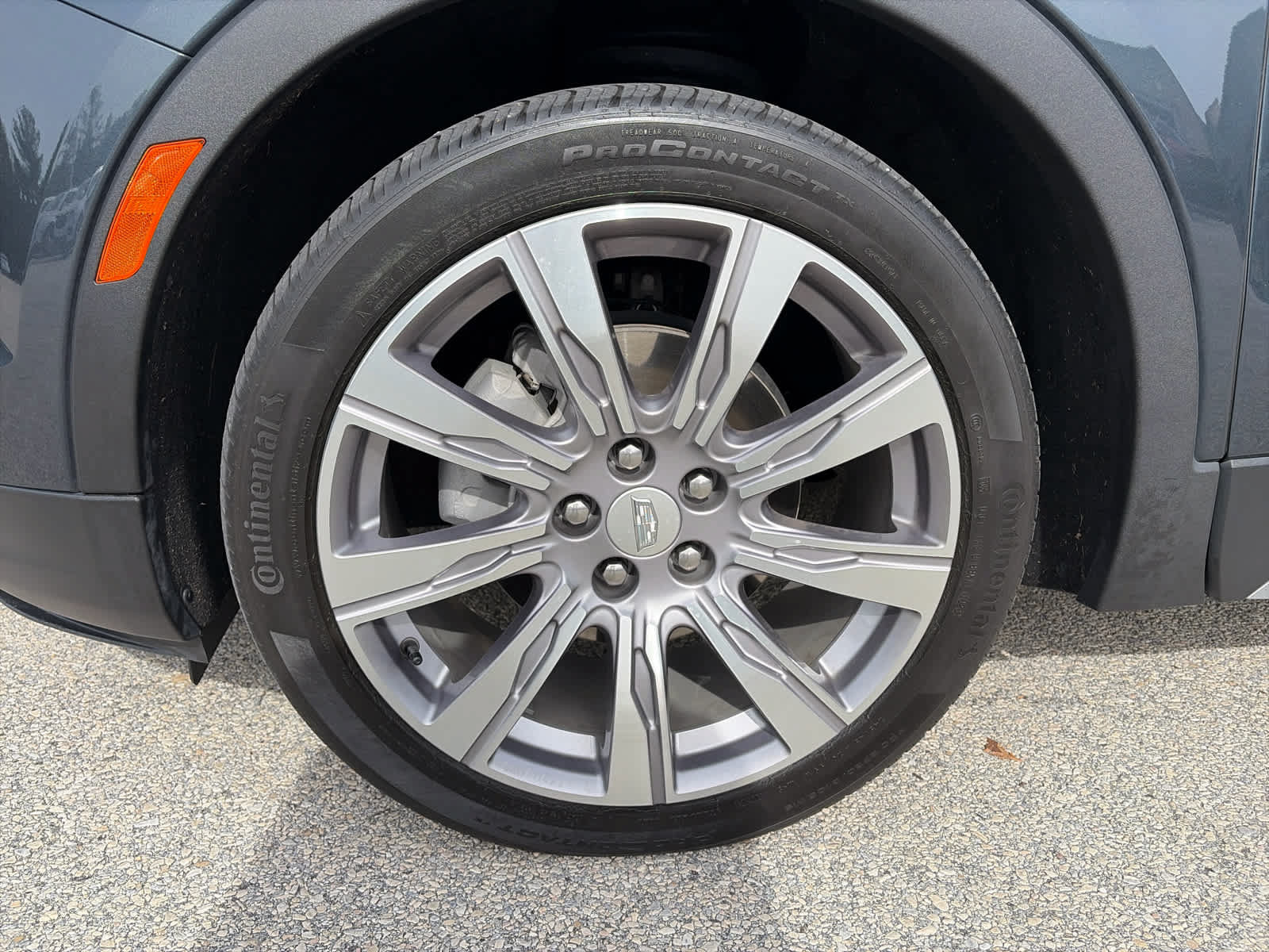 Used 2020 Cadillac XT4 Premium Luxury AWD/4WD image 7