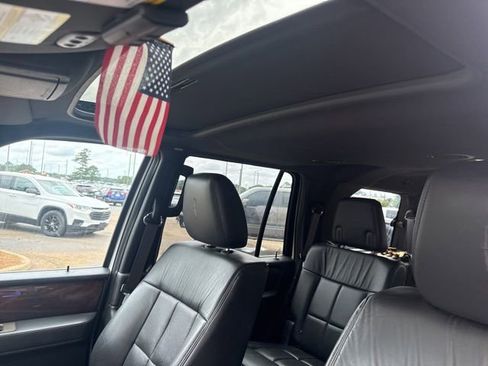 Used 2014 Lincoln Navigator 4WD image 5