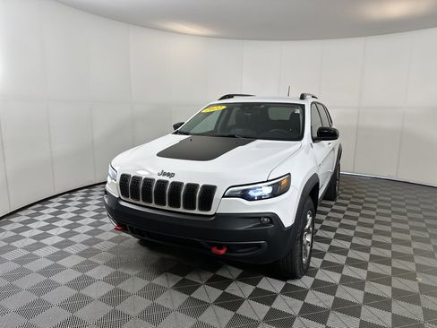Used 2022 Jeep Cherokee Trailhawk image 2