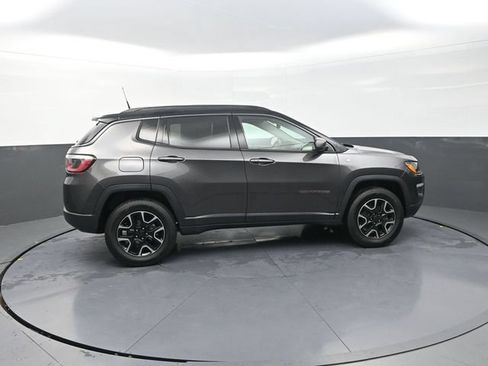 Used 2019 Jeep Compass Trailhawk AWD/4WD image 9