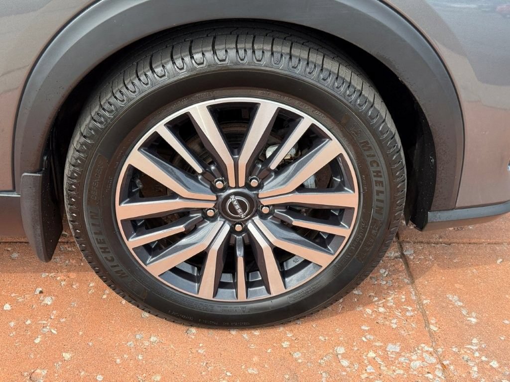 Used 2023 Nissan Kicks SR w/ SR Premium Package FWD image 8