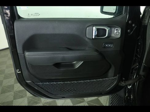 Used 2023 Jeep Wrangler Unlimited Sahara w/ Cold Weather Group AWD/4WD image 20