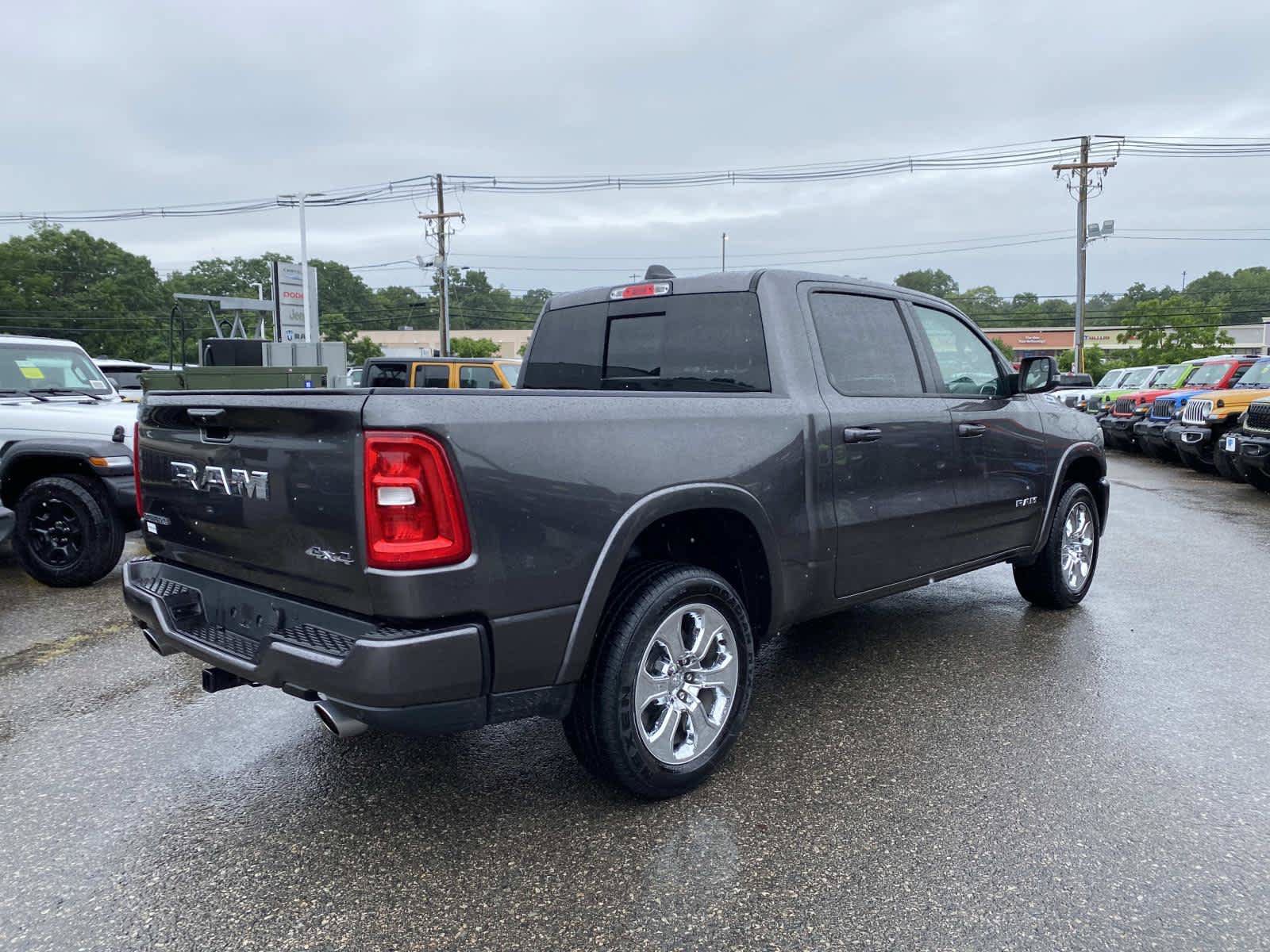 Used 2025 RAM 1500 Big Horn AWD/4WD image 3