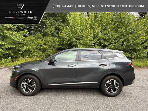 Used 2024 Kia Sportage LX FWD image 1