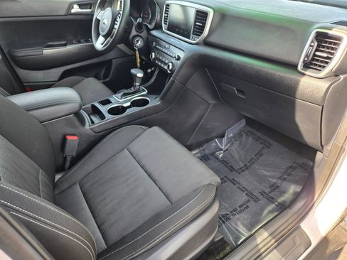 Used 2022 Kia Sportage LX image 15