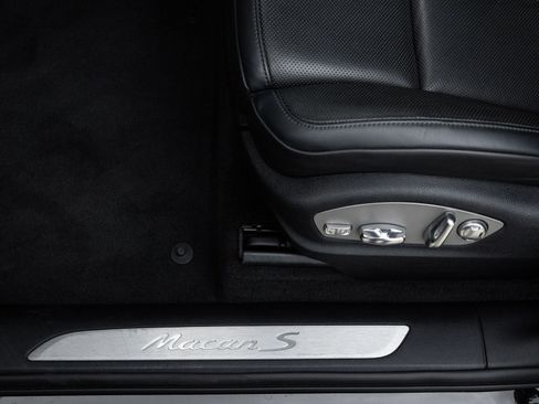 Certified 2023 Porsche Macan S AWD/4WD image 20