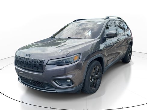 Used 2021 Jeep Cherokee Latitude Plus FWD image 3