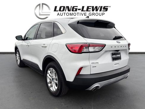 Used 2022 Ford Escape SE image 4