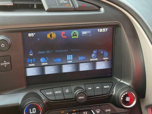 Used 2019 Chevrolet Corvette Stingray Coupe w/ Carbon Flash Badge Package RWD image 17