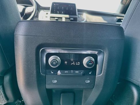 Used 2023 GMC Yukon AT4 w/ AT4 Premium Plus Package AWD/4WD image 24