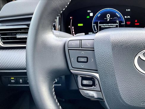 Used 2025 Toyota Camry SE image 24