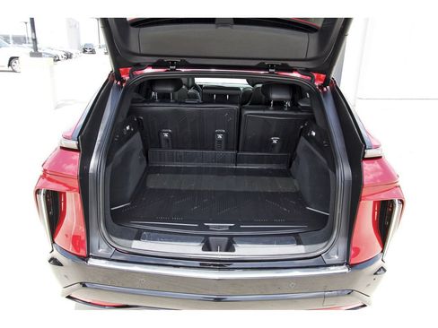 Certified 2024 Cadillac Lyriq Luxury w/ LPO, Floor Liner Package AWD/4WD image 28