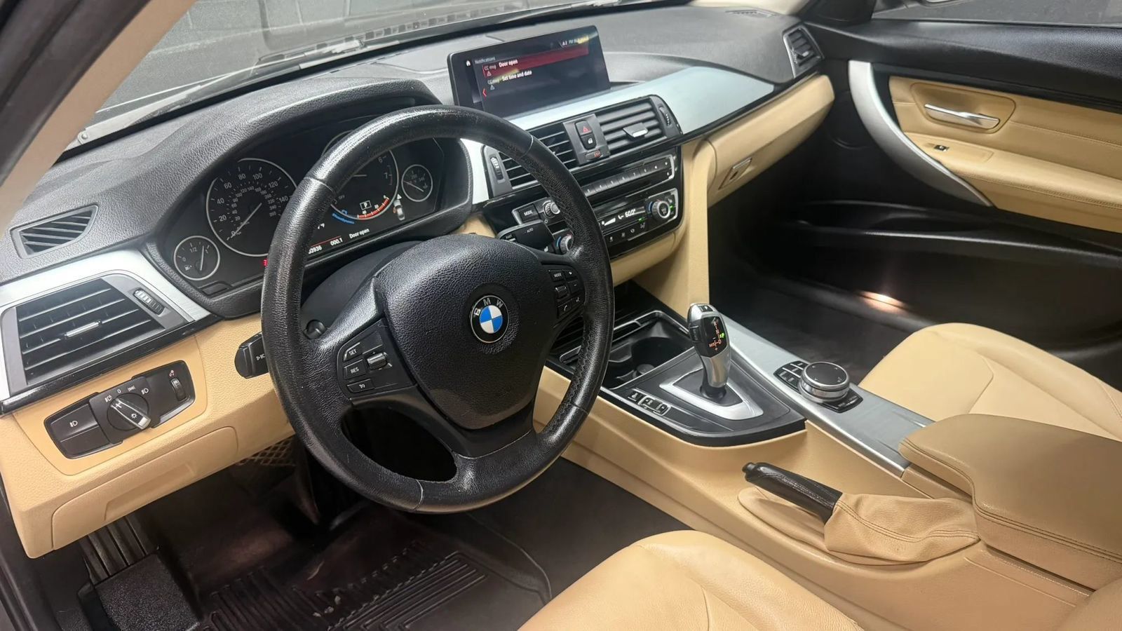 Used 2018 BMW 320i Sedan RWD image 6