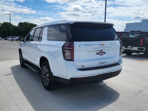 Used 2023 Chevrolet Suburban LT AWD/4WD image 7