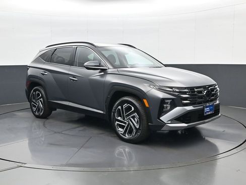 Certified 2025 Hyundai Tucson Limited image 3