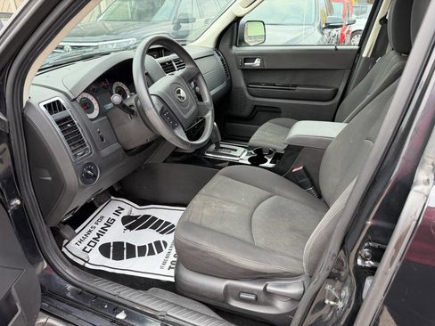 Used 2011 MAZDA Tribute i image 29