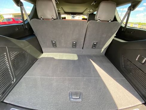 Used 2023 GMC Yukon XL Denali Ultimate AWD/4WD image 17