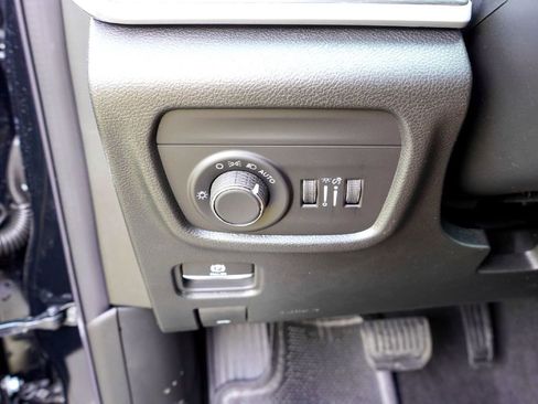 New 2026 Jeep Grand Cherokee Altitude RWD image 19