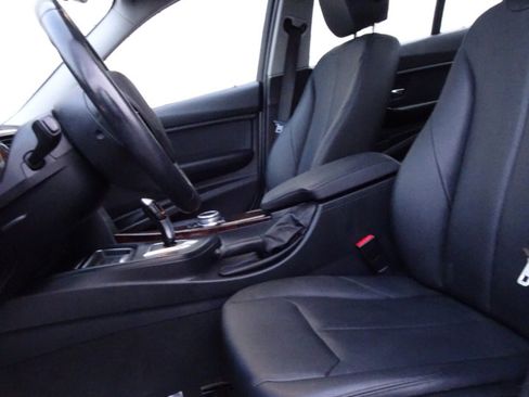 Used 2014 BMW 320i xDrive Sedan image 9