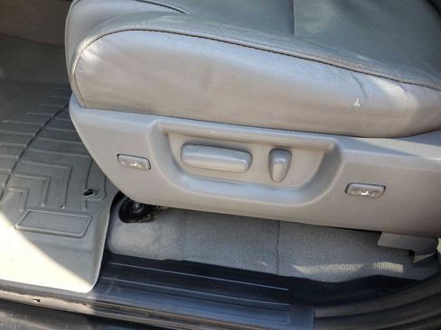 Used 2011 Toyota Tundra Limited w/ Memory Pkg image 37