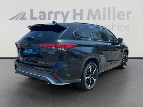 Used 2021 Toyota Highlander XSE AWD/4WD image 5