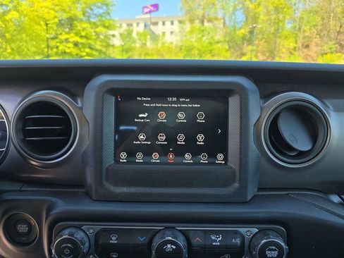 Used 2023 Jeep Gladiator Sport w/ Trailer Tow Package AWD/4WD image 25