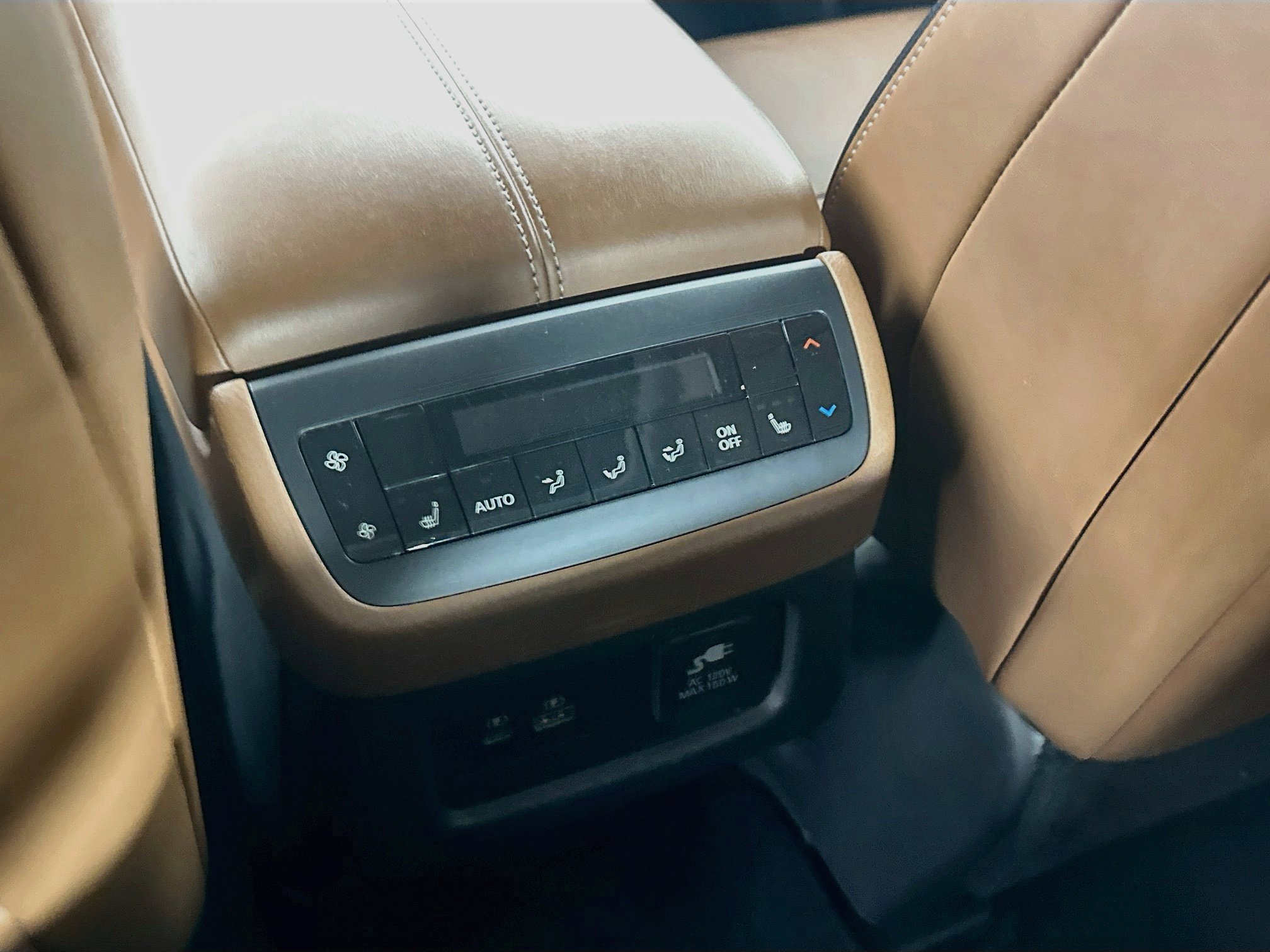 Used 2022 Nissan Pathfinder Platinum w/ Cargo Package FWD image 28