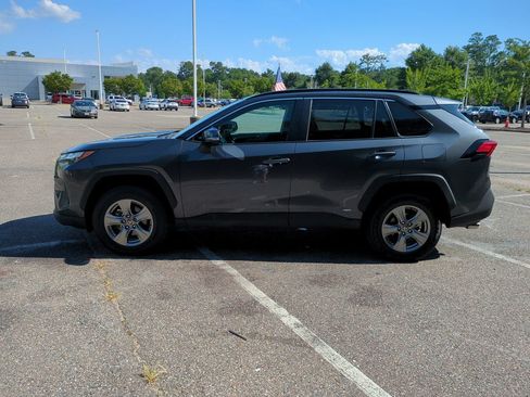 Used 2025 Toyota RAV4 LE AWD/4WD image 7