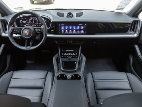 Certified 2026 Porsche Cayenne AWD/4WD image 12