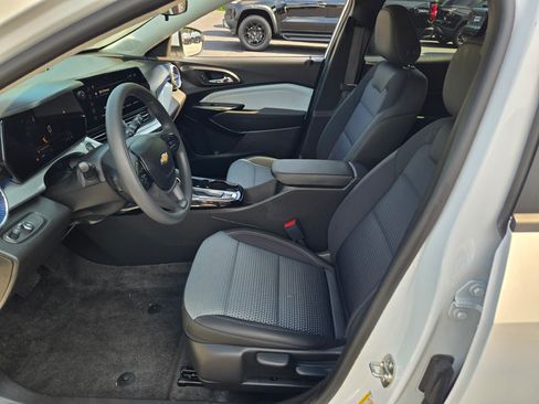 Certified 2026 Chevrolet Trax LT FWD image 21