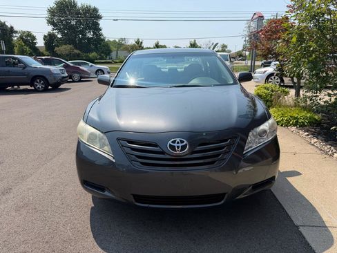 Used 2009 Toyota Camry FWD image 2
