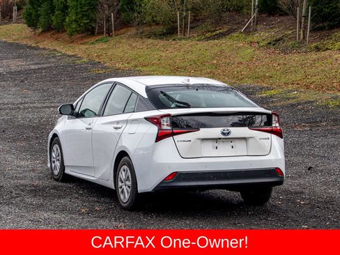 Used 2022 Toyota Prius L Eco image 6