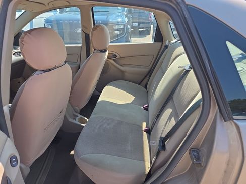Used 2003 Ford Focus SE FWD image 17