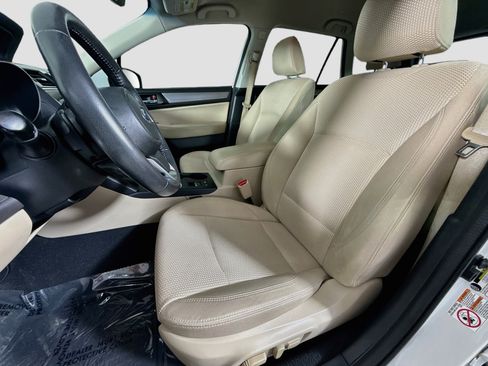Used 2019 Subaru Outback 2.5i Premium AWD/4WD image 22