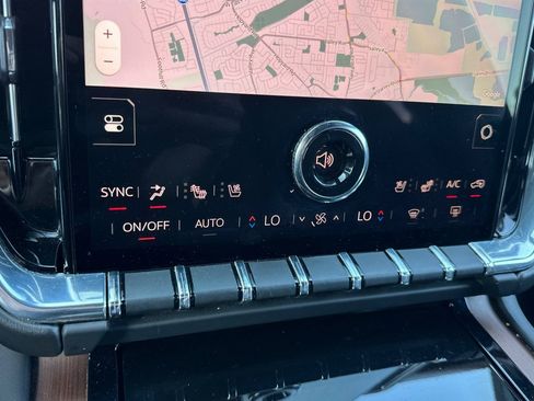 Used 2025 GMC Yukon Denali AWD/4WD image 28