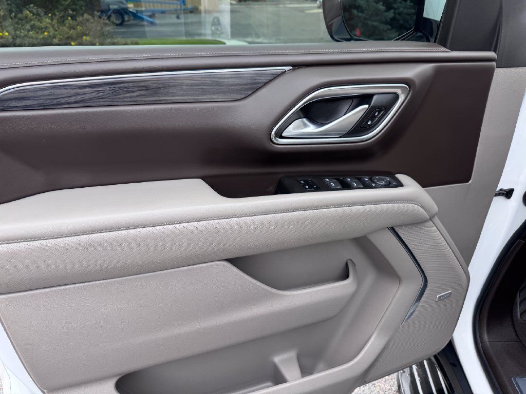 Used 2022 GMC Yukon SLT w/ SLT Premium Package AWD/4WD image 19