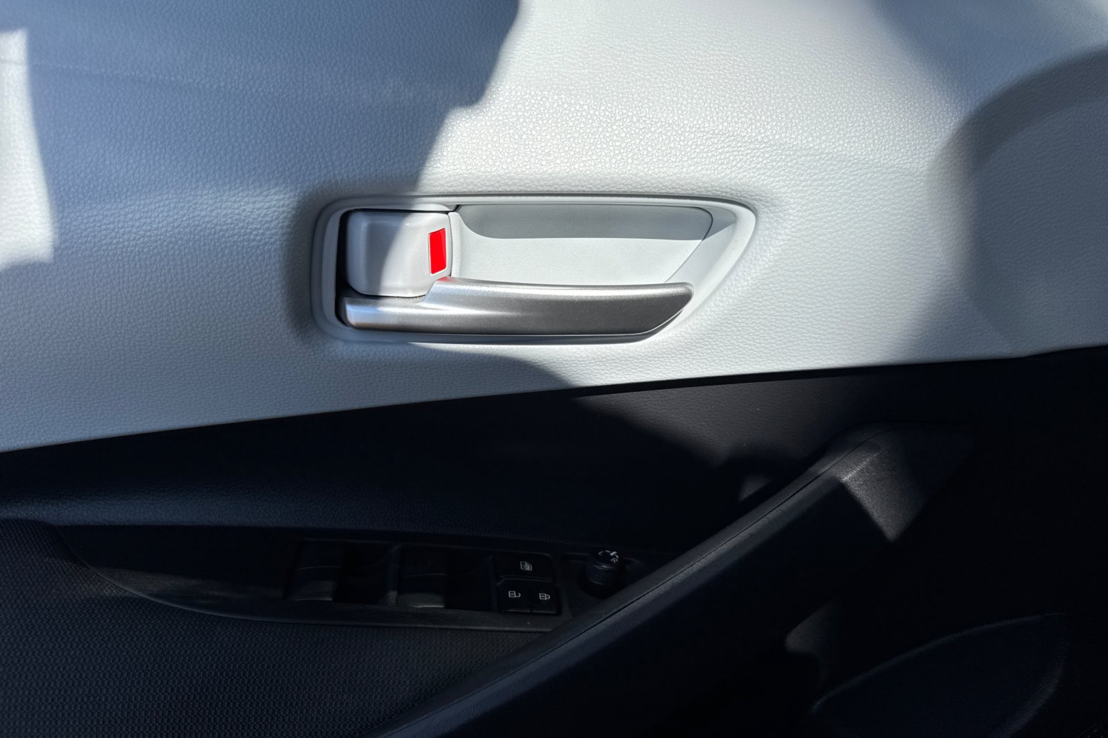 Used 2026 Toyota Corolla SE FWD image 11