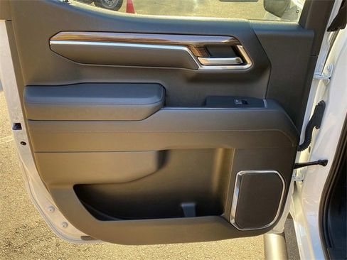 Used 2022 Chevrolet Silverado 1500 RST image 10