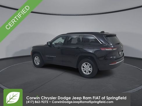 Used 2024 Jeep Grand Cherokee Laredo w/ Trailer Tow Package AWD/4WD image 10