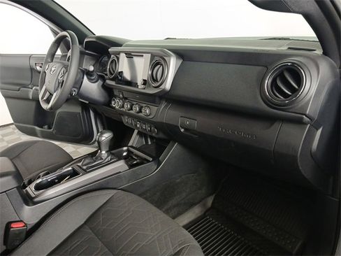 Used 2019 Toyota Tacoma TRD Off-Road image 20
