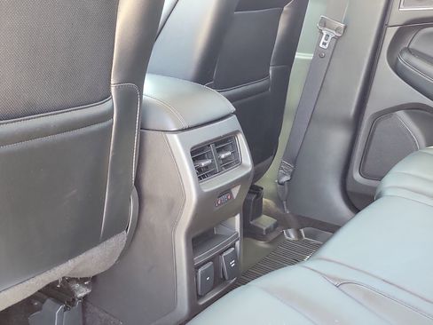 Used 2017 Ford Edge Titanium w/ Equipment Group 302A AWD/4WD image 14