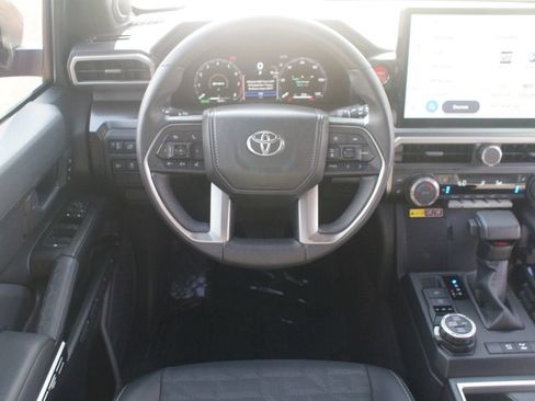 Used 2025 Toyota 4Runner TRD Off-Road Premium AWD/4WD image 5