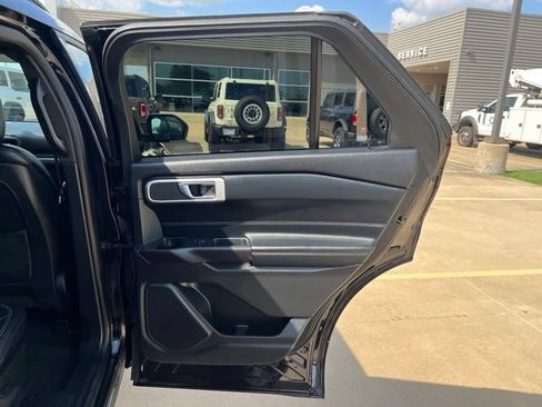 Used 2020 Ford Explorer XLT w/ Equipment Group 202A RWD image 19