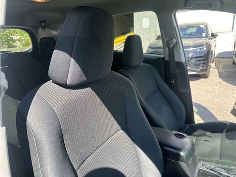 Used 2017 Toyota RAV4 LE w/ Carpet Mat Package AWD/4WD image 35
